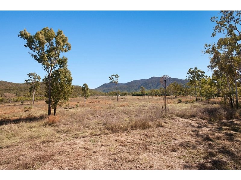 1404 Woodstock Giru Road, Majors Creek QLD 4816