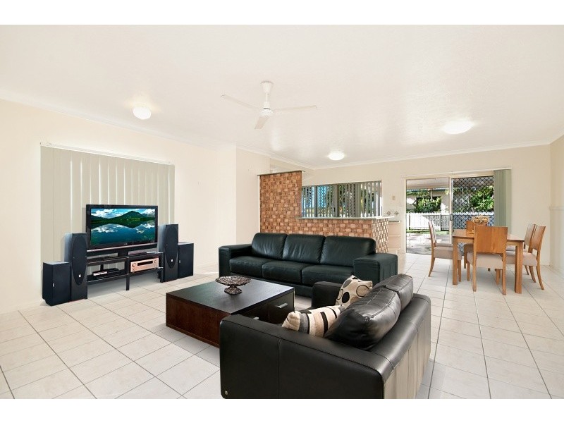 10 Findlater Street, Oonoonba QLD 4811