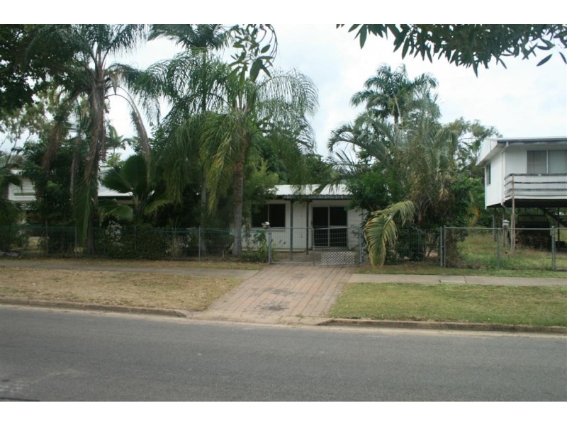 140 Miles Avenue, Kelso QLD 4815