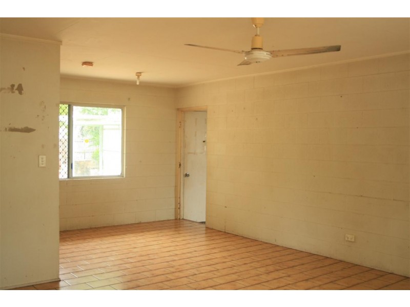 140 Miles Avenue, Kelso QLD 4815