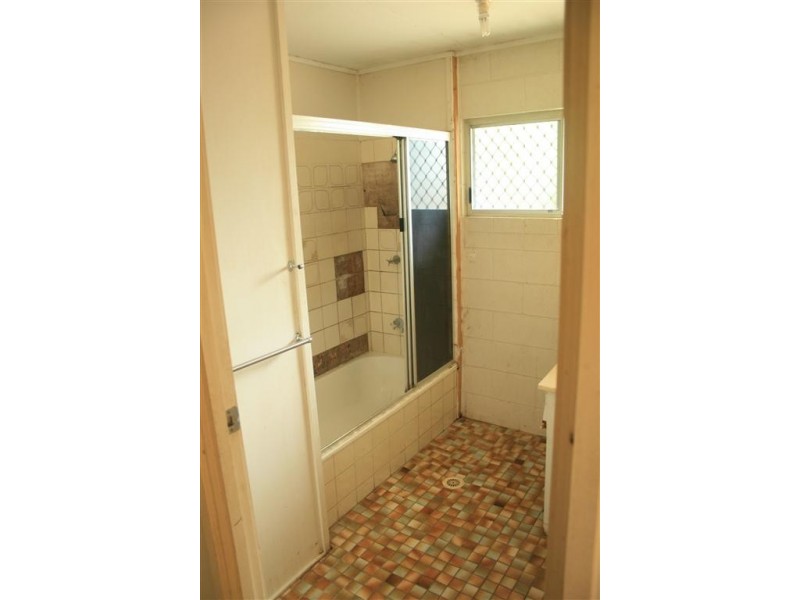 140 Miles Avenue, Kelso QLD 4815