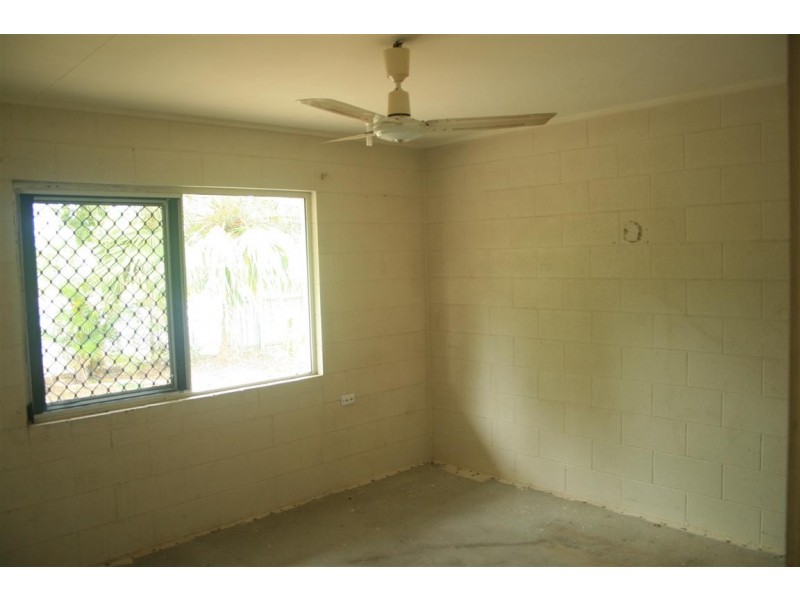 140 Miles Avenue, Kelso QLD 4815