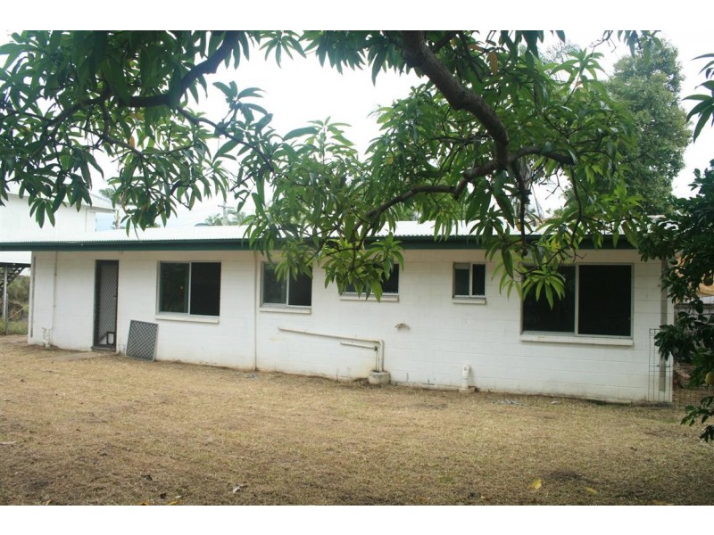 140 Miles Avenue, Kelso QLD 4815