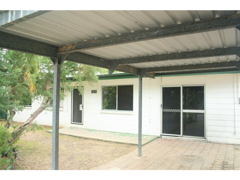 140 Miles Avenue, Kelso QLD 4815