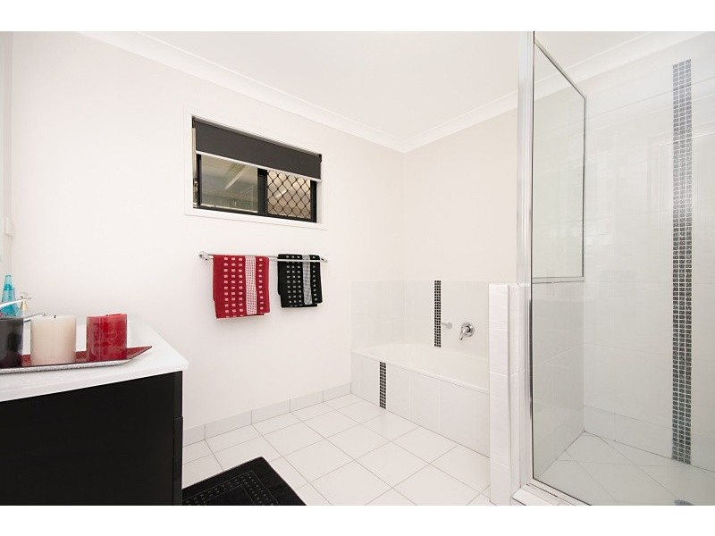 11 Duggan Drive, Alligator Creek QLD 4816