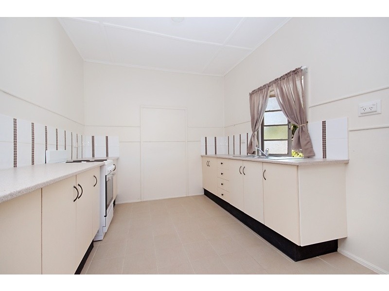 50 Goldring Street, Hermit Park QLD 4812