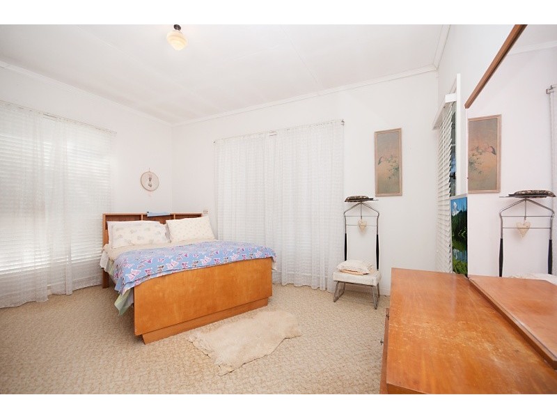 13 Esk Street, Rowes Bay QLD 4810