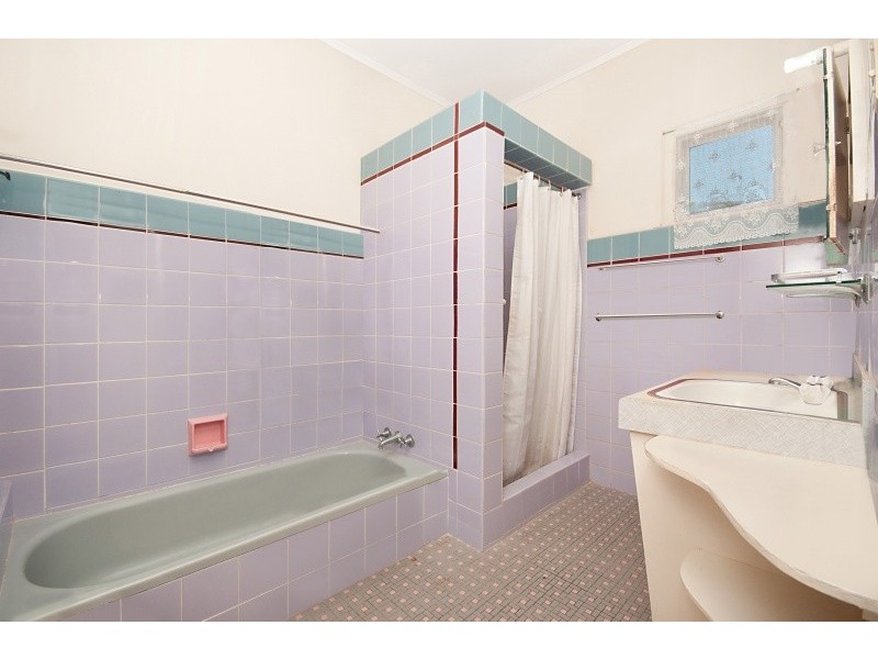 13 Esk Street, Rowes Bay QLD 4810