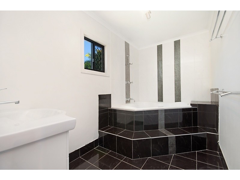 35 Baralga Street, Cranbrook QLD 4814