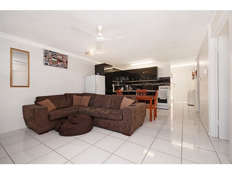 2 / 13 Maroong St, Currajong QLD 4812