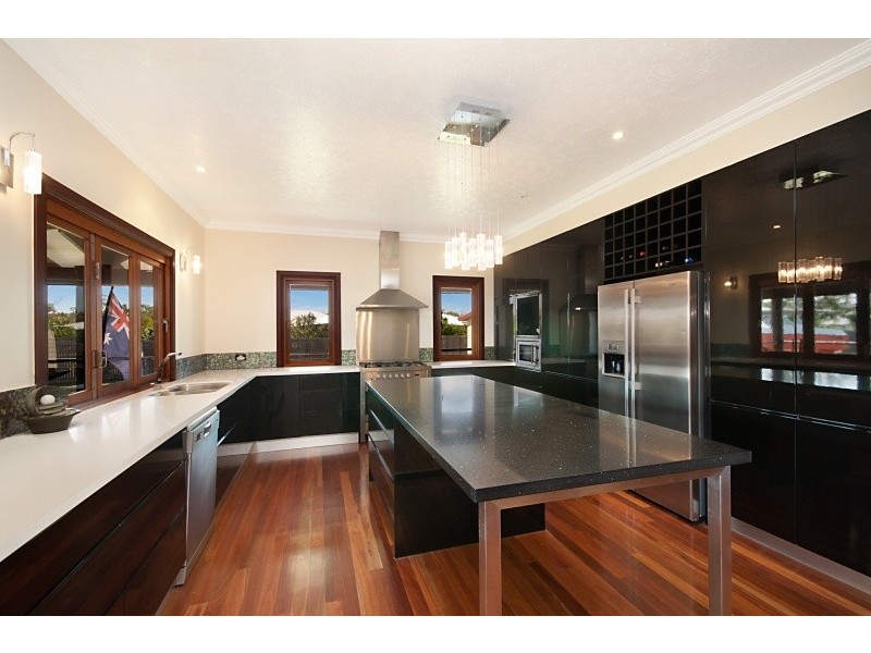 14 Shoalmarra Drive, Mount Low QLD 4818