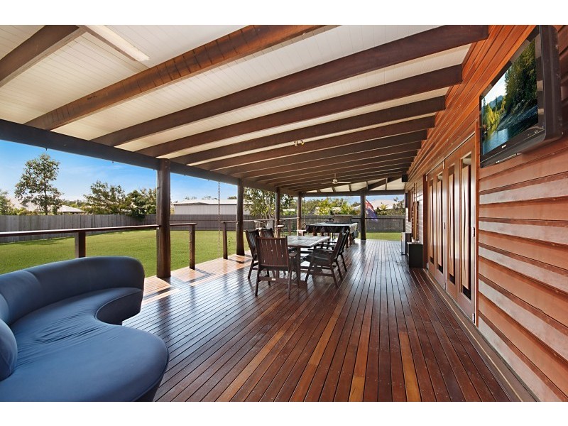 14 Shoalmarra Drive, Mount Low QLD 4818