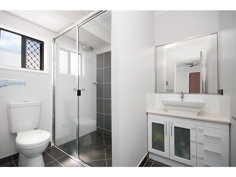 76 Corbett Street, Mount Louisa QLD 4814