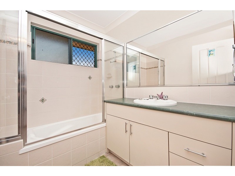 27 Pacific Avenue, Bushland Beach QLD 4818