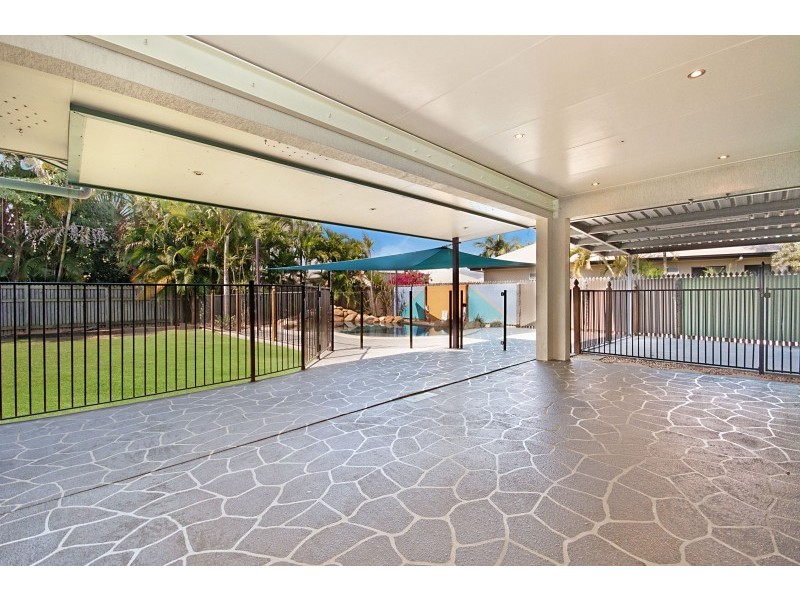 27 Pacific Avenue, Bushland Beach QLD 4818