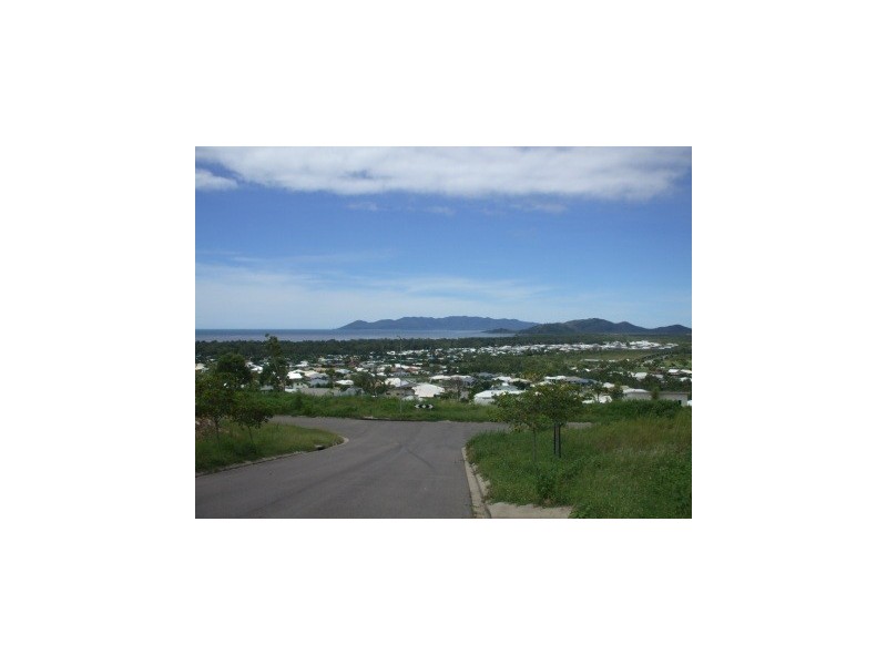 4 Bray Court, Bushland Beach QLD 4818