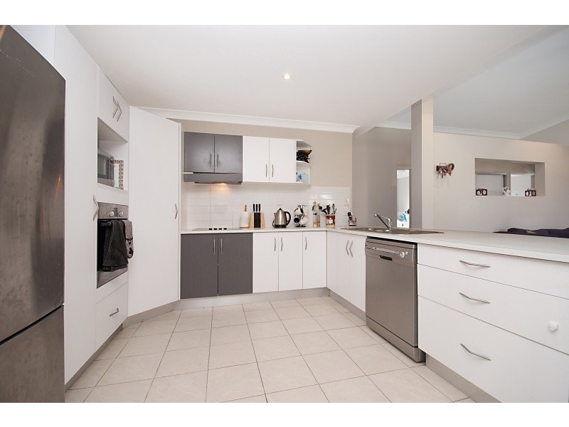 39 Eshelby Street, Bushland Beach QLD 4818