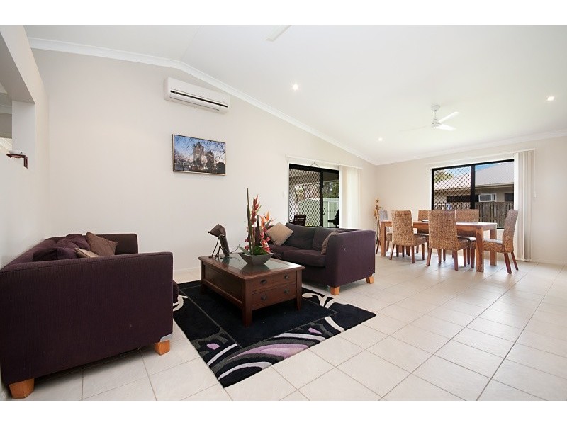 39 Eshelby Street, Bushland Beach QLD 4818