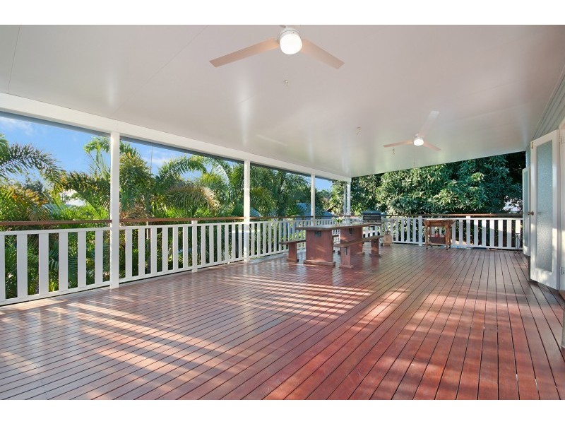 37 Surrey Street, Hyde Park QLD 4812