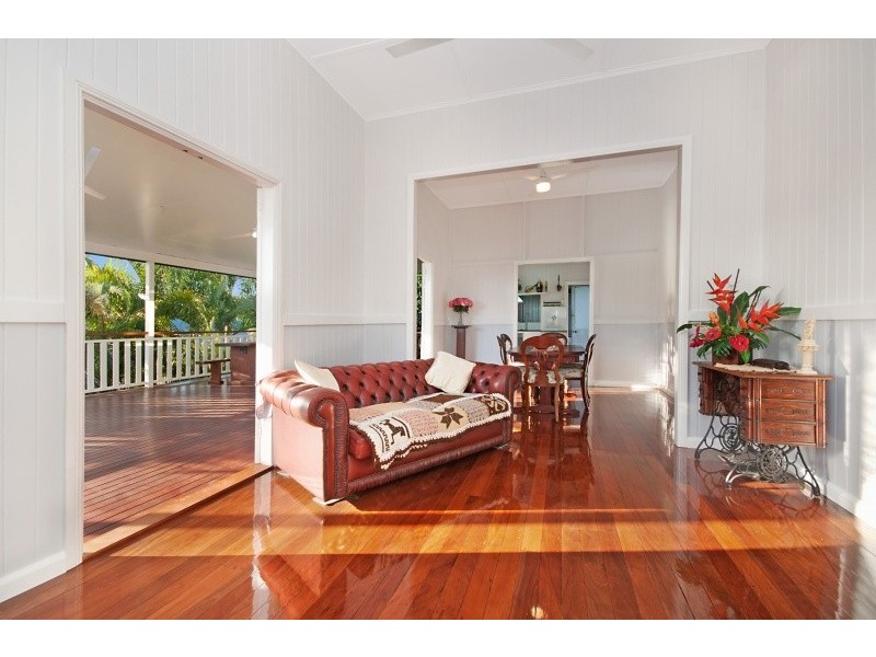 37 Surrey Street, Hyde Park QLD 4812