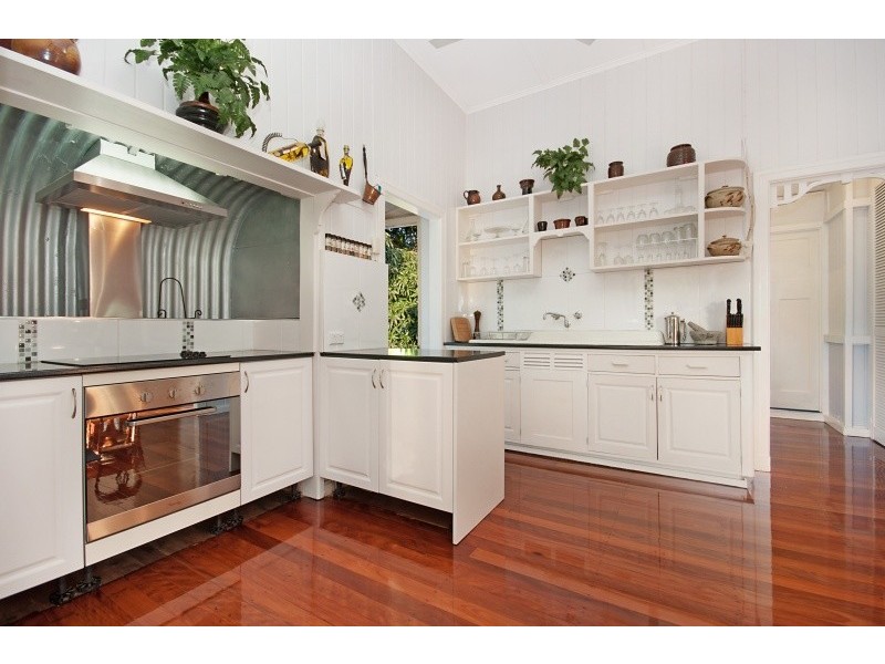 37 Surrey Street, Hyde Park QLD 4812