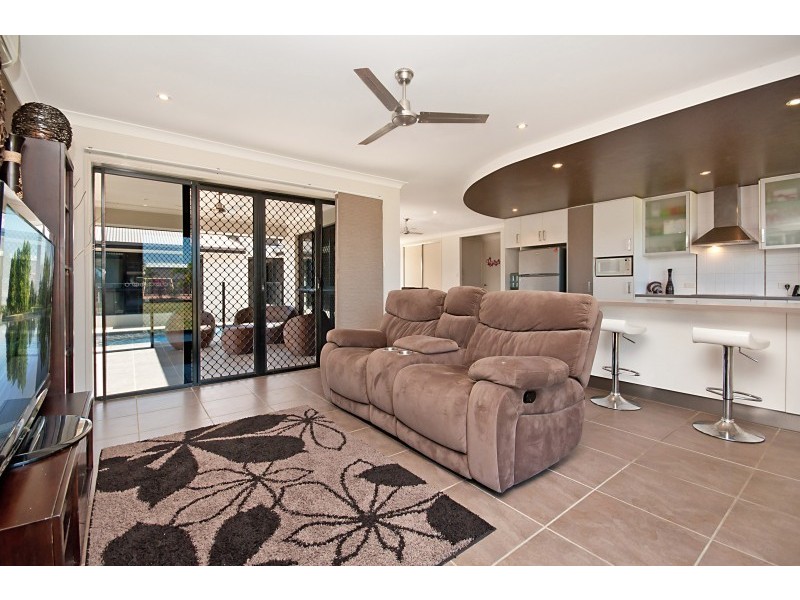 26 Shoalmarra Drive, Mount Low QLD 4818