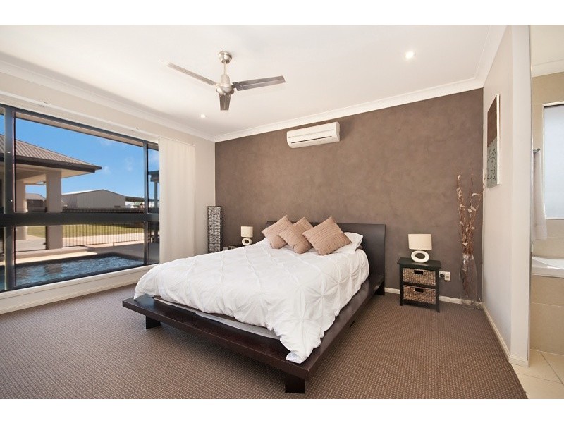 26 Shoalmarra Drive, Mount Low QLD 4818