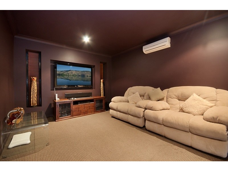 26 Shoalmarra Drive, Mount Low QLD 4818