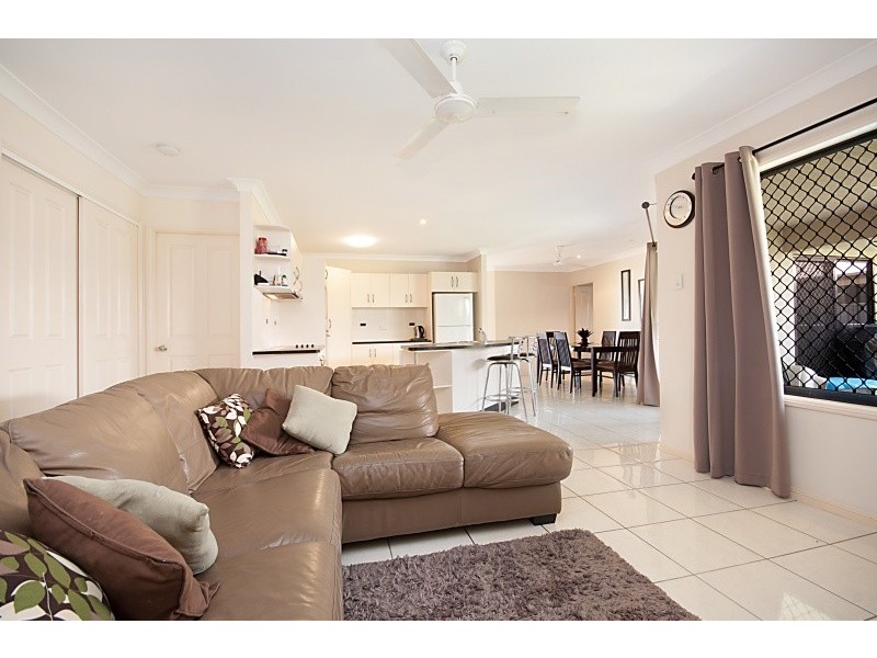 36 Dungurra Place, Bushland Beach QLD 4818