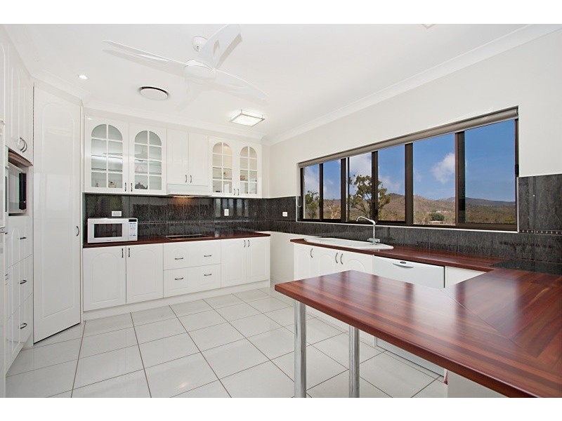 348 Valley Drive, Oak Valley QLD 4811