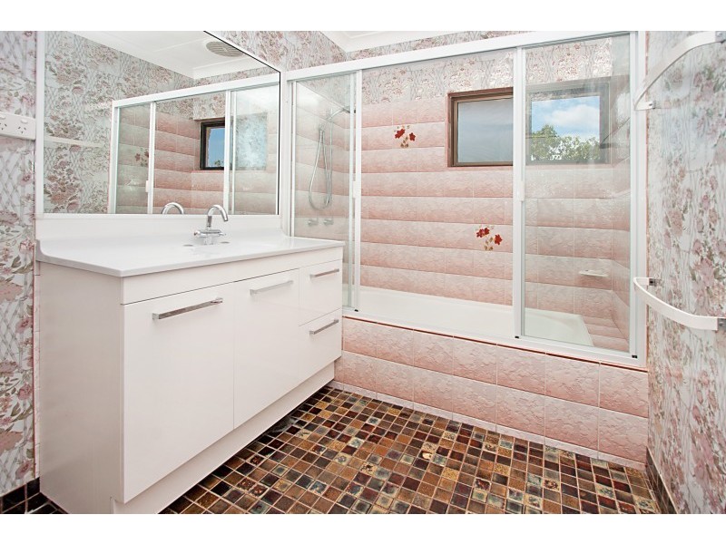 348 Valley Drive, Oak Valley QLD 4811