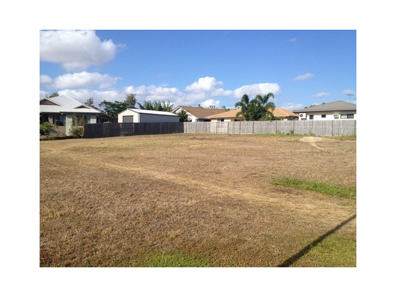 6 Juan Court, Bushland Beach QLD 4818