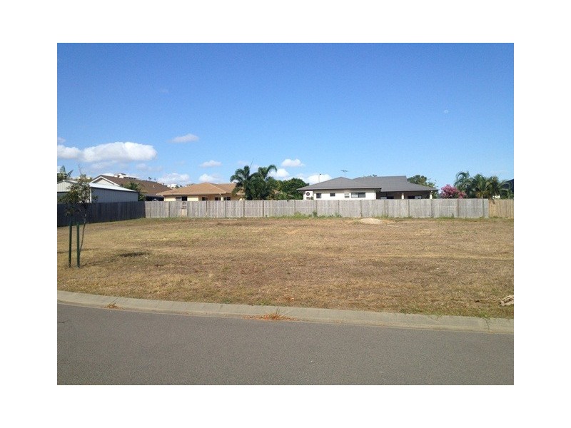 6 Juan Court, Bushland Beach QLD 4818