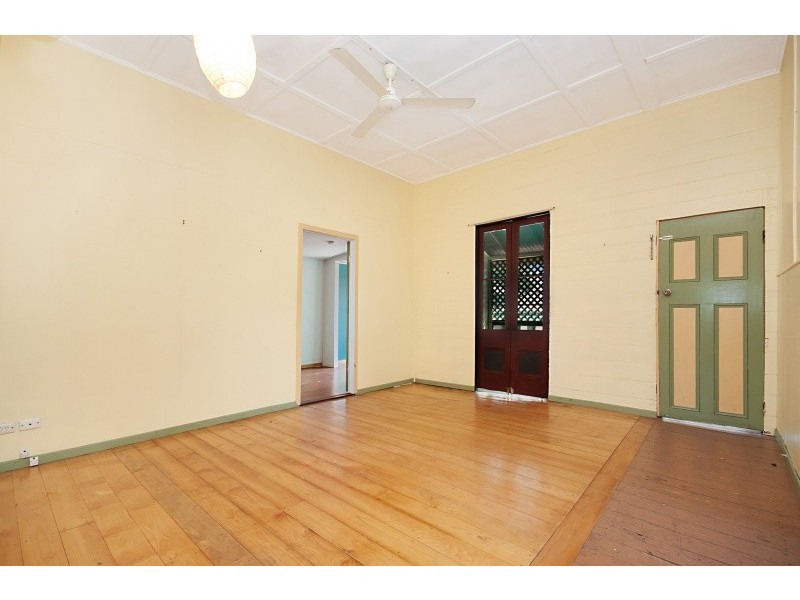 11 Clarendon Street, Hyde Park QLD 4812