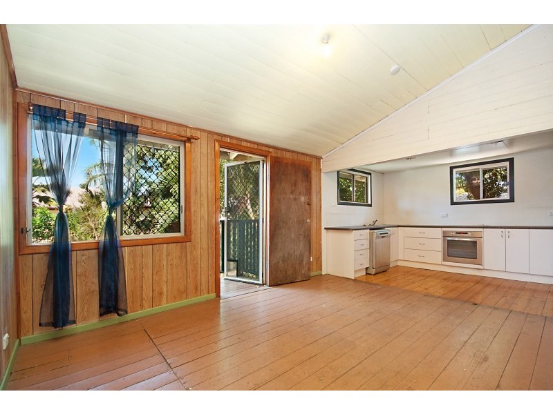 11 Clarendon Street, Hyde Park QLD 4812