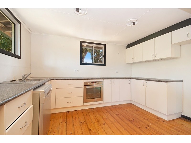 11 Clarendon Street, Hyde Park QLD 4812