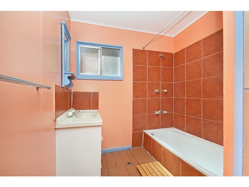 11 Clarendon Street, Hyde Park QLD 4812