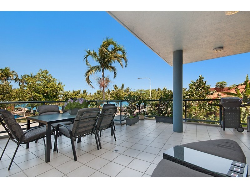 2/120 The Strand, North Ward QLD 4810