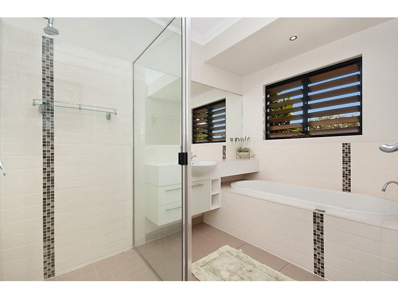 52 Woodwark Drive, Bushland Beach QLD 4818