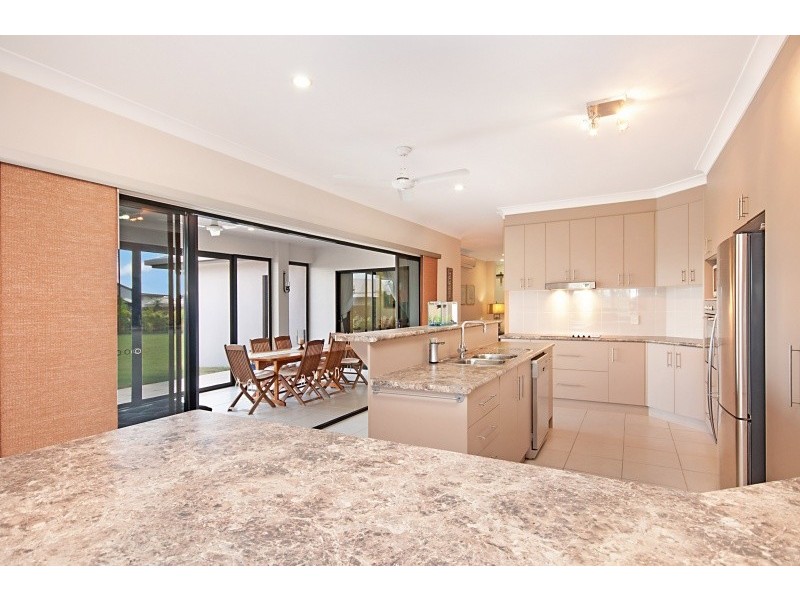 38 Shoalmarra Drive, Mount Low QLD 4818