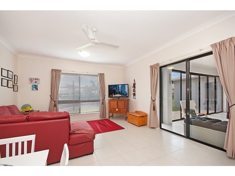 38 Shoalmarra Drive, Mount Low QLD 4818