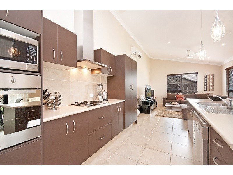 19 Dillon Street, Mount Louisa QLD 4814