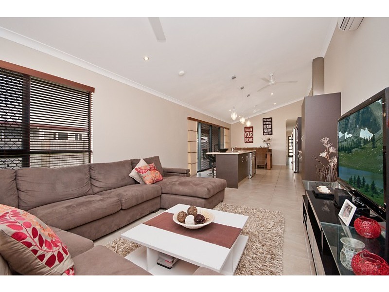 19 Dillon Street, Mount Louisa QLD 4814