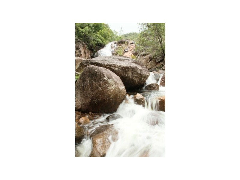 1046 Woodstock Giru Road, Mount Surround QLD 4809