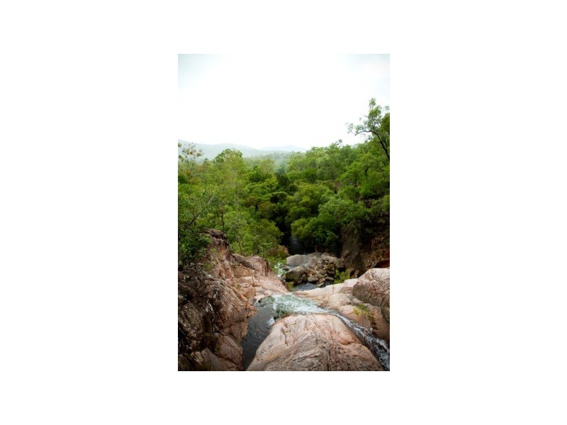 1046 Woodstock Giru Road, Mount Surround QLD 4809