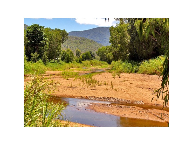 94 Majors Creek Road, Majors Creek QLD 4816