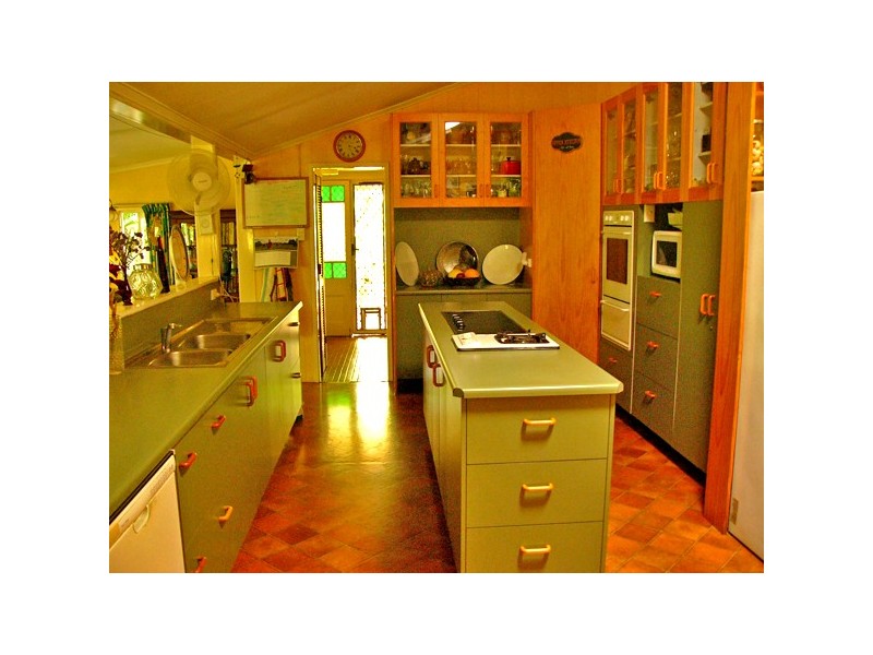 94 Majors Creek Road, Majors Creek QLD 4816