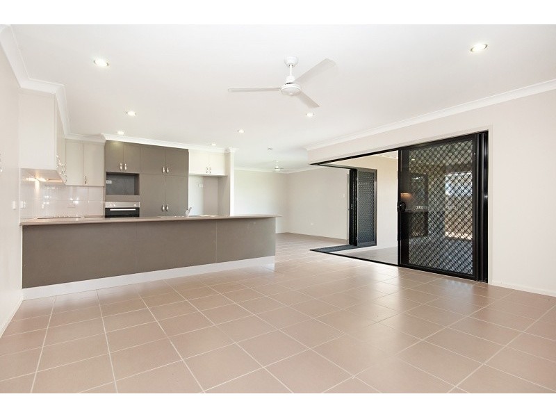 35 Kirrama Court, Bushland Beach QLD 4818
