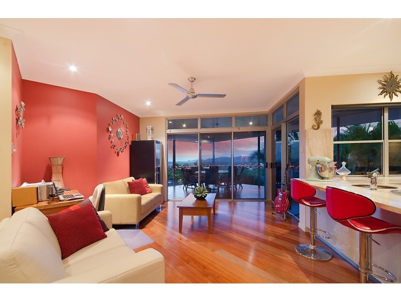 8 Kensington Court, Castle Hill QLD 4810