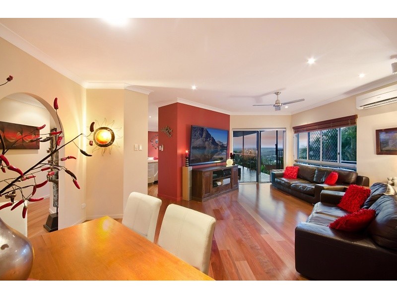 8 Kensington Court, Castle Hill QLD 4810